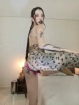 Snapshot of nix_wolfe chatting on 07.18.26 nix wolfe online show from 07.18.26