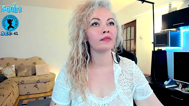 WhitneyLynn online show from 09.13.25