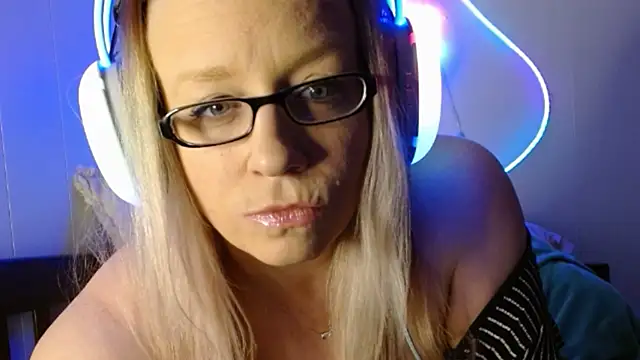 XxMs StarzxX online show from 01.23.25