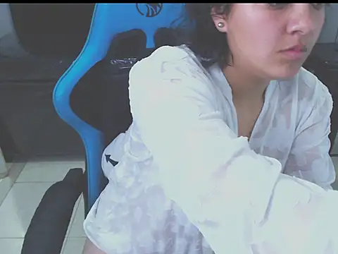 Snapshot of amalia_a chatting on 07.23.26 amalia a online show from 07.23.26