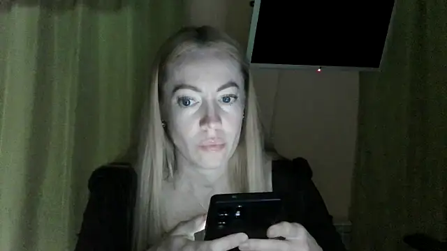 Snapshot of LensyTourels chatting on 07.17.26 LensyTourels online show from 07.17.26
