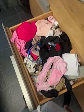 swissboy22 online show from 04.17.26