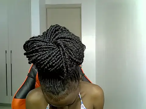 spot curvy online show from 08.06.26