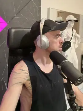 Snapshot of logan2kelly chatting on 07.31.26 logan2kelly online show from 07.31.26