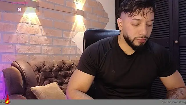 Snapshot of Enzo_001 chatting on 07.21.26 Enzo 001 online show from 07.21.26