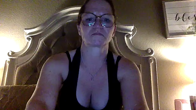 Snapshot of hollydeanbaby chatting on 07.23.26 hollydeanbaby online show from 07.23.26