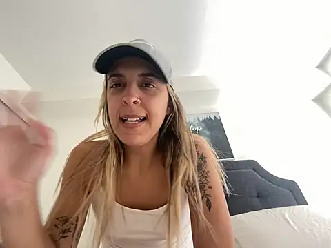 Snapshot of mellybearzzz chatting on 07.27.26 mellybearzzz online show from 07.27.26