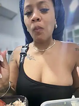 Snapshot of riri_brunnete chatting on 04.17.26 riri brunnete online show from 04.17.26