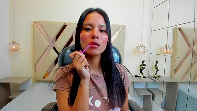 Snapshot of Ivonne_Latina chatting on 07.23.26 Ivonne Latina online show from 07.23.26