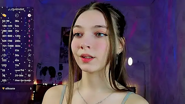 Snapshot of Aura_Lune_ chatting on 07.25.26 Aura Lune online show from 07.25.26