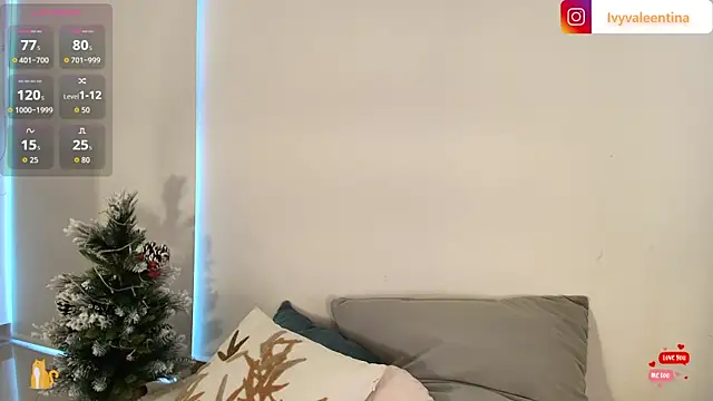 Snapshot of IvyValentine chatting on 12.02.25 IvyValentine online show from 12.02.25