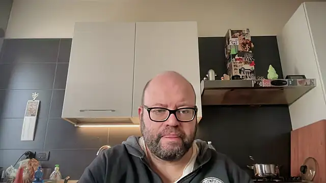 theitalianbear online show from 10.17.25