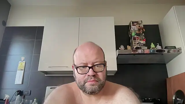 Snapshot of theitalianbear chatting on 06.13.26 theitalianbear online show from 06.13.26