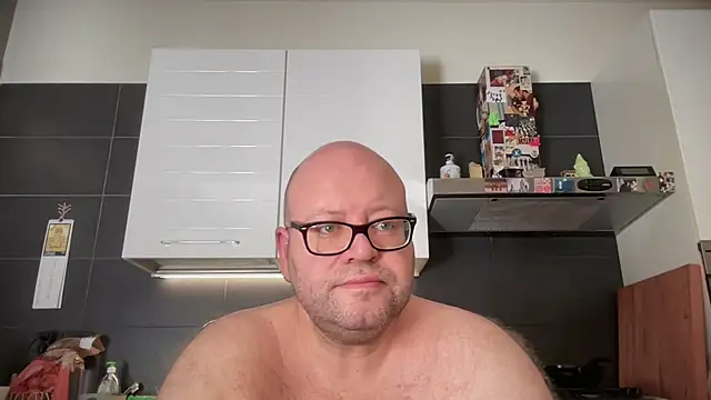 Snapshot of theitalianbear chatting on 06.24.26 theitalianbear online show from 06.24.26