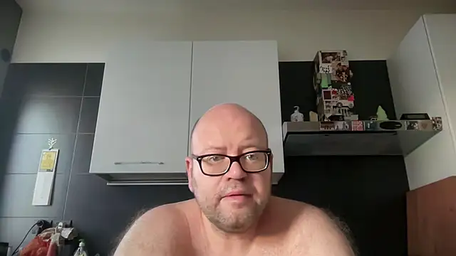 Snapshot of theitalianbear chatting on 06.28.26 theitalianbear online show from 06.28.26