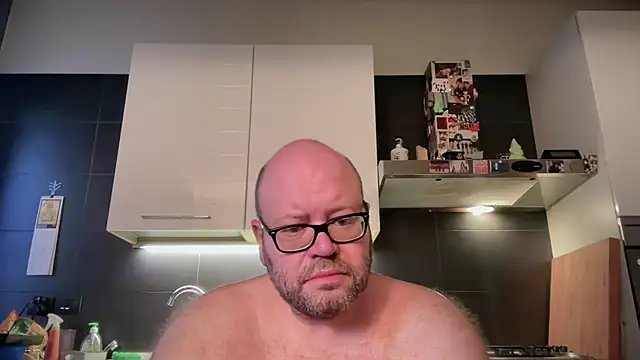 Snapshot of theitalianbear chatting on 07.04.26 theitalianbear online show from 07.04.26