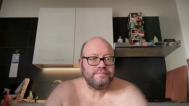Snapshot of theitalianbear chatting on 07.14.26 theitalianbear online show from 07.14.26