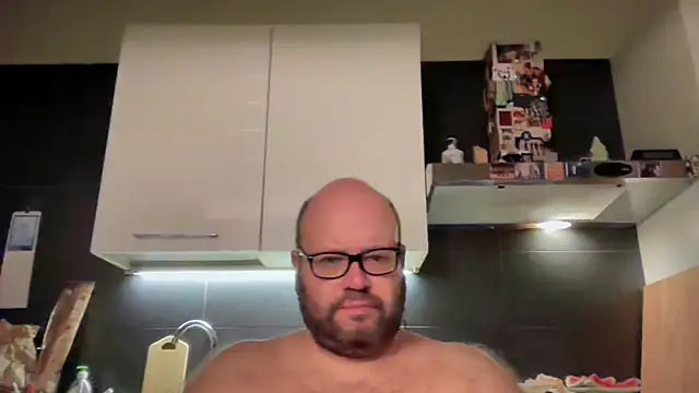 Snapshot of theitalianbear chatting on 07.16.26 theitalianbear online show from 07.16.26