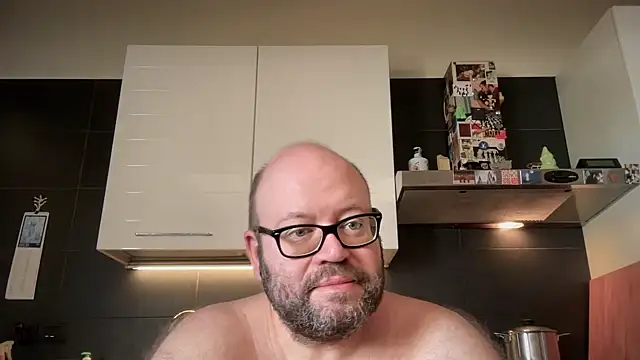 Snapshot of theitalianbear chatting on 07.19.26 theitalianbear online show from 07.19.26