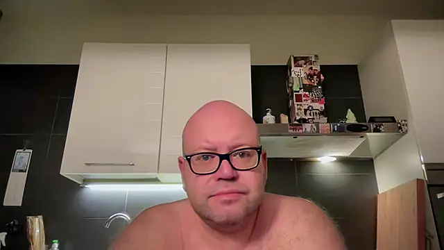 Snapshot of theitalianbear chatting on 07.22.26 theitalianbear online show from 07.22.26