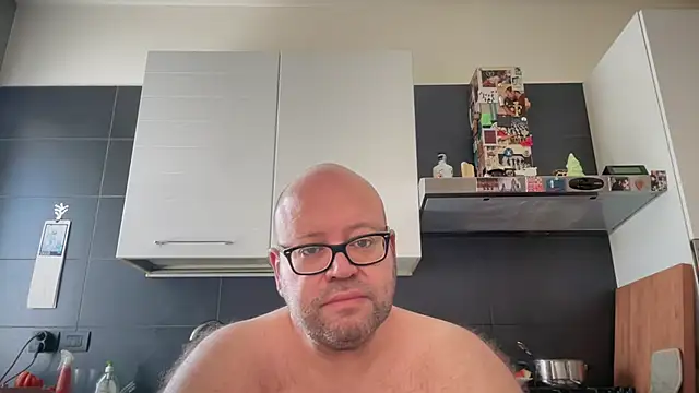 Snapshot of theitalianbear chatting on 07.24.26 theitalianbear online show from 07.24.26