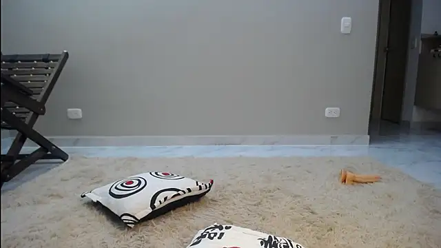 mia kloe strip online show from 08.06.26