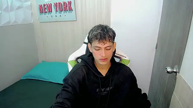Snapshot of Cody_juniorr_ chatting on 08.01.26 Cody juniorr online show from 08.01.26