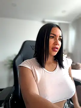 HannaBeckett online show from 11.25.25