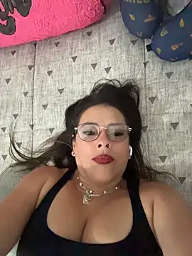 Lauren Bond online show from 08.04.26