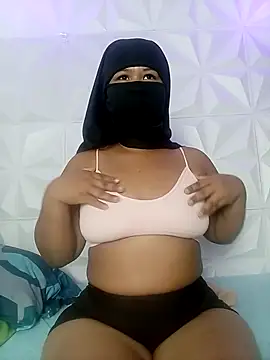 DALILAA CURVY online show from 08.04.26