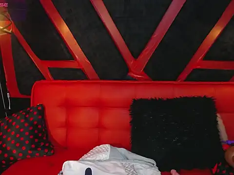 Clhoe-blake online show from 08.04.26