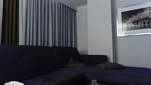 Str8ButNot2day online show from 08.09.26
