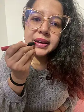 Snapshot of shara_ chatting on 02.27.25 shara online show from 02.27.25