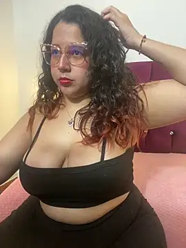 Snapshot of shara_ chatting on 03.05.25 shara online show from 03.05.25