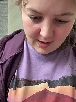 Snapshot of BootyLola chatting on 02.14.25 BootyLola online show from 02.14.25