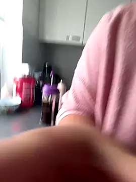 Snapshot of BootyLola chatting on 10.05.25 BootyLola online show from 10.05.25