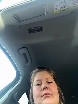 Snapshot of BootyLola chatting on 11.05.25 BootyLola online show from 11.05.25