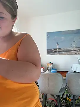 Snapshot of BootyLola chatting on 11.07.25 BootyLola online show from 11.07.25