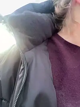 Snapshot of BootyLola chatting on 11.12.25 BootyLola online show from 11.12.25