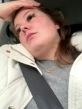 Snapshot of BootyLola chatting on 11.28.25 BootyLola online show from 11.28.25