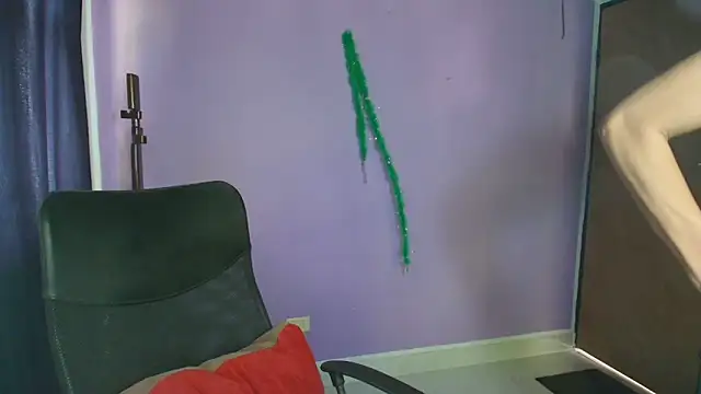 Snapshot of Nattyslave4U chatting on 10.10.25 Nattyslave4U online show from 10.10.25