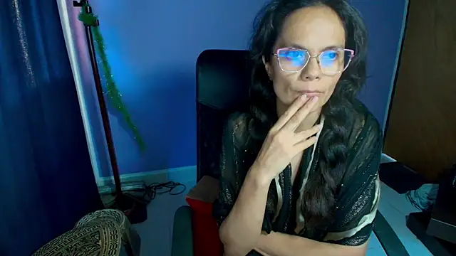 Snapshot of Nattyslave4U chatting on 11.22.25 Nattyslave4U online show from 11.22.25