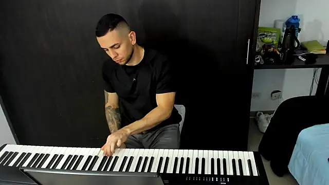 logan smith online show from 10.10.25