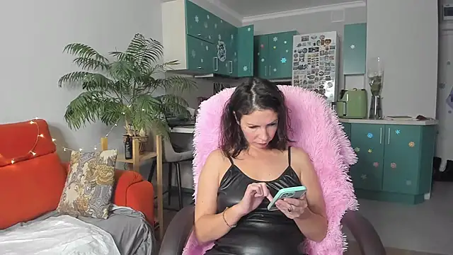 ChristinaGlory online show from 12.30.24