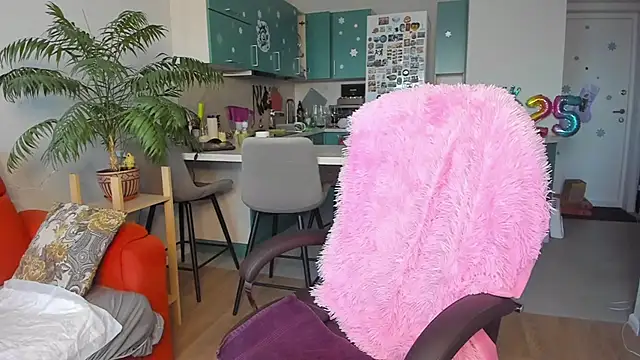 ChristinaGlory online show from 01.04.25