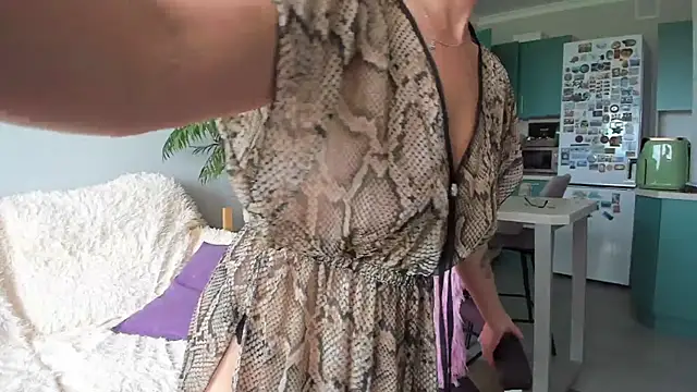 ChristinaGlory online show from 06.21.26