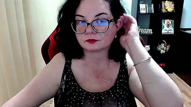 Snapshot of MissTroublle chatting on 05.15.26 MissTroublle online show from 05.15.26