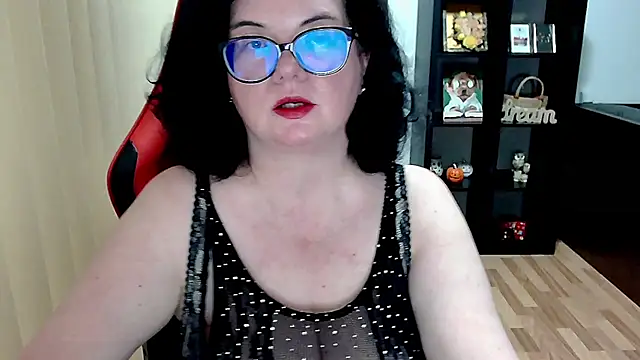 Snapshot of MissTroublle chatting on 05.26.26 MissTroublle online show from 05.26.26