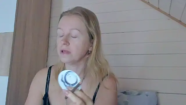 I AM MILF online show from 07.21.26