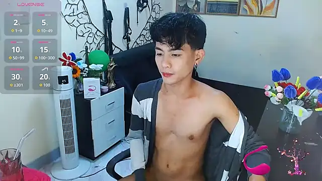 WildestTwink online show from 10.25.25